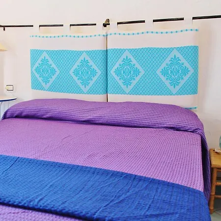 Holiday home Gli Oleandri Rossi *