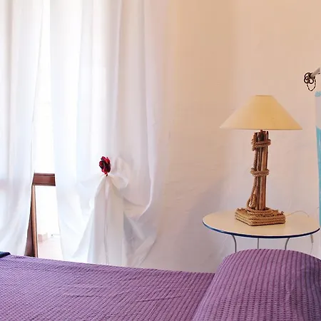 Holiday home Gli Oleandri Rossi