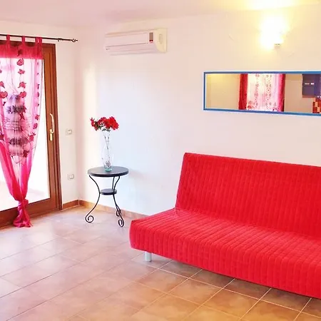 Holiday home Gli Oleandri Rossi Budoni